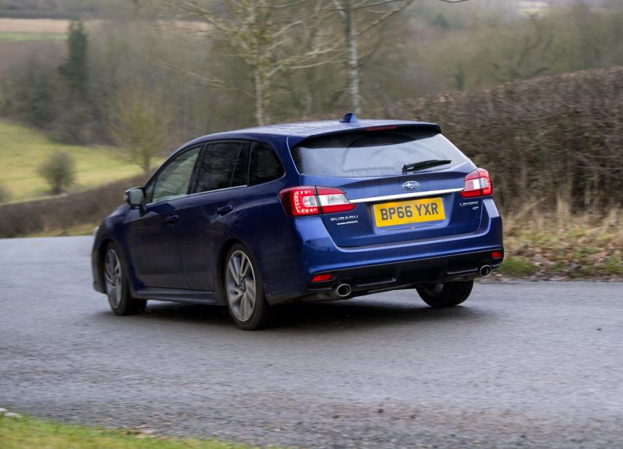  Subaru Levorg GT 2016 года  (UK) (фото 6 из 40)